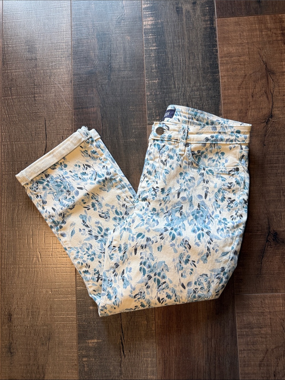 NYDJ Cropped Ankle Jeans in White with Blue Floral Print